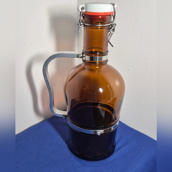 Muster Geschutzt 2L Amber Glass Beer Growler Aluminium Handle Swing Cap - Picture 2 of 9